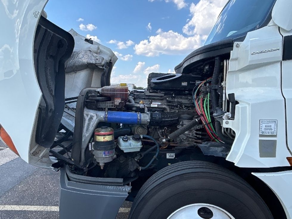 Sleeper Tractor-Heavy Duty Tractors-Freightliner-2020-T12664ST-Pensacola-FL-589,665\n\t\tmiles-$ 53,750 - Image 19