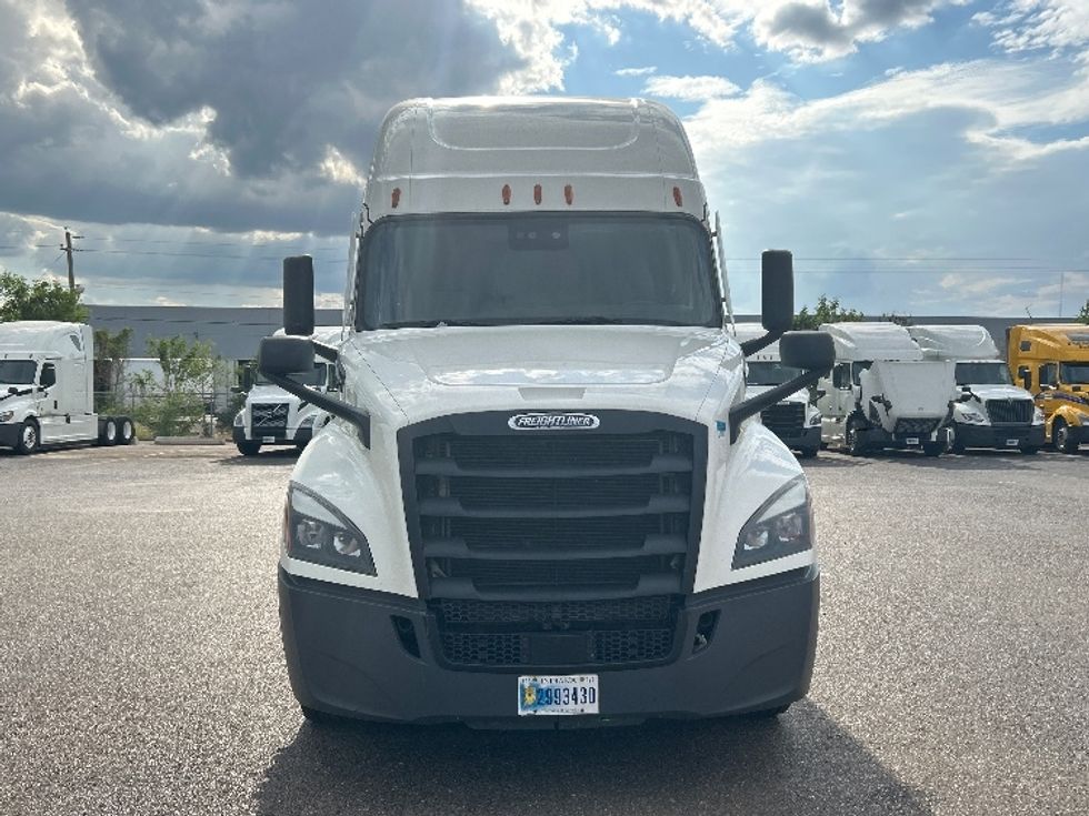 Sleeper Tractor-Heavy Duty Tractors-Freightliner-2020-T12664ST-Pensacola-FL-589,665\n\t\tmiles-$ 53,750 - Image 2