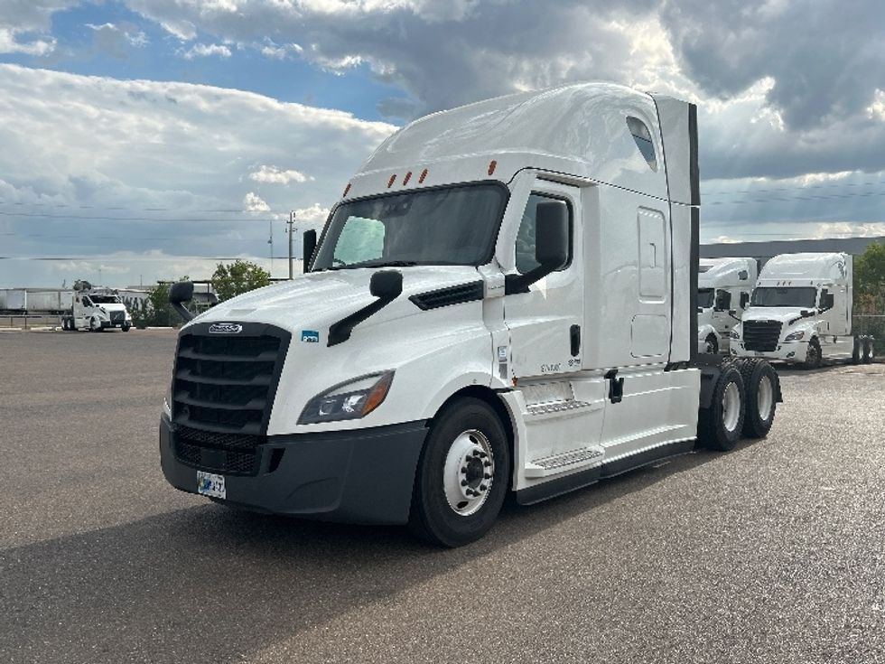 Sleeper Tractor-Heavy Duty Tractors-Freightliner-2020-T12664ST-Pensacola-FL-589,665\n\t\tmiles-$ 53,750 - Image 3