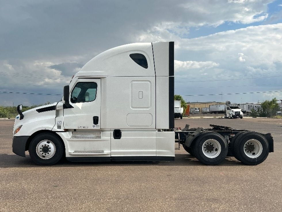 Sleeper Tractor-Heavy Duty Tractors-Freightliner-2020-T12664ST-Pensacola-FL-589,665\n\t\tmiles-$ 53,750 - Image 4