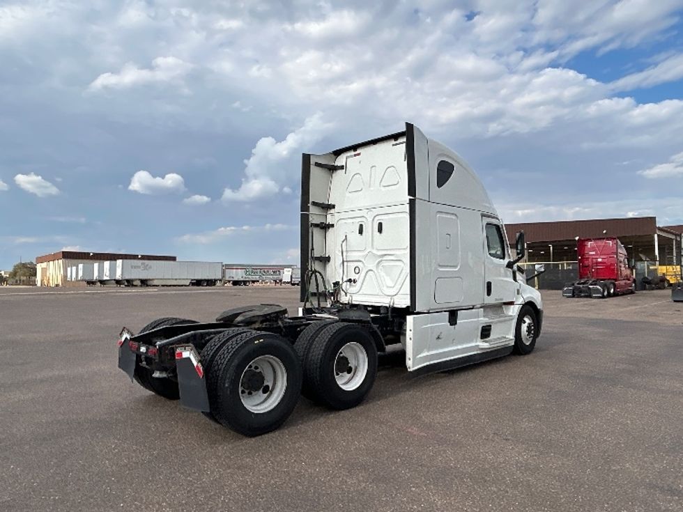 Sleeper Tractor-Heavy Duty Tractors-Freightliner-2020-T12664ST-Pensacola-FL-589,665\n\t\tmiles-$ 53,750 - Image 7