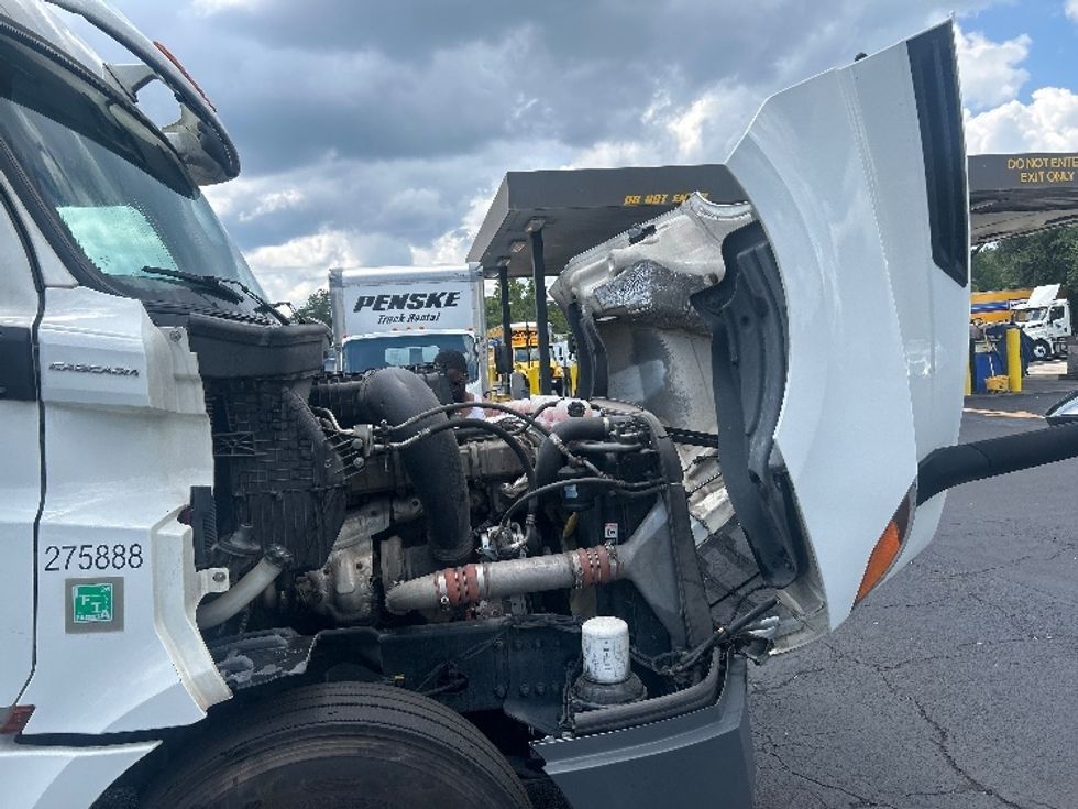 Sleeper Tractor-Heavy Duty Tractors-Freightliner-2020-T12664ST-Pensacola-FL-697,455\n\t\tmiles-$ 52,500 - Image 19