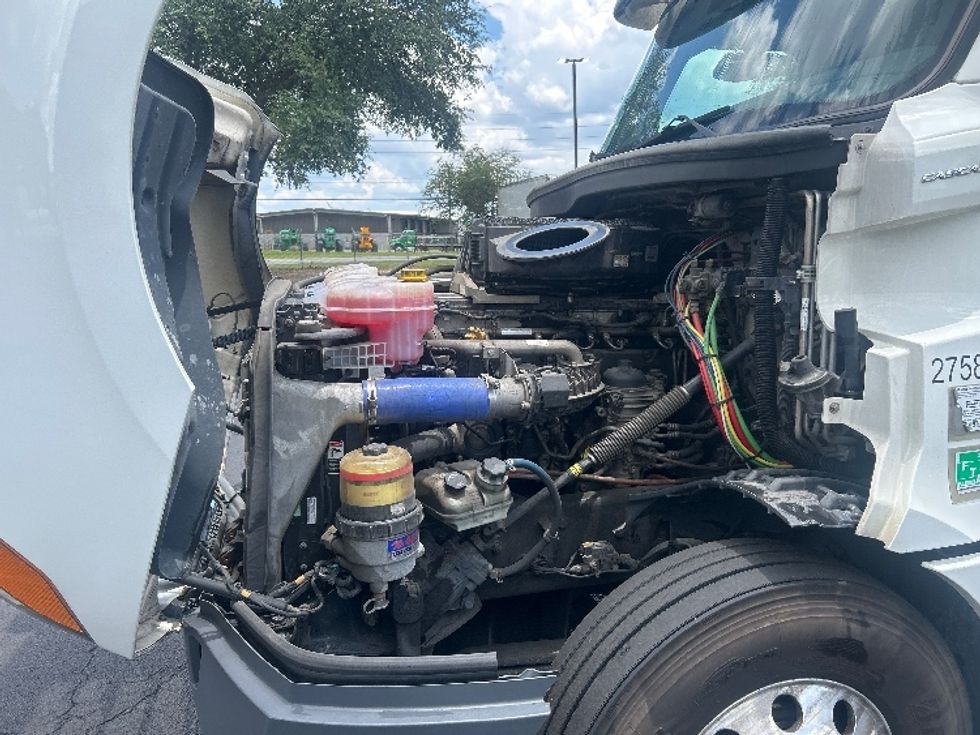 Sleeper Tractor-Heavy Duty Tractors-Freightliner-2020-T12664ST-Pensacola-FL-697,455\n\t\tmiles-$ 52,500 - Image 20