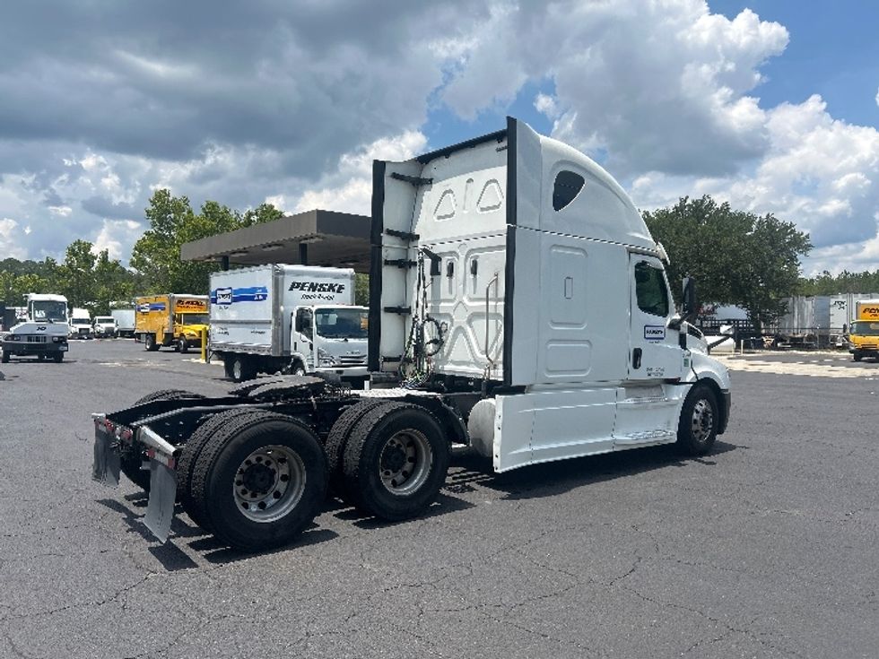 Sleeper Tractor-Heavy Duty Tractors-Freightliner-2020-T12664ST-Pensacola-FL-697,455\n\t\tmiles-$ 52,500 - Image 7