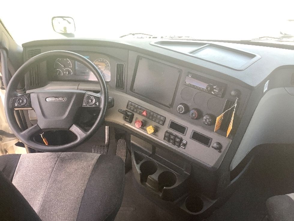 Sleeper Tractor-Heavy Duty Tractors-Freightliner-2020-T12664ST-Pensacola-FL-709,200\n\t\tmiles-$ 45,750 - Image 12