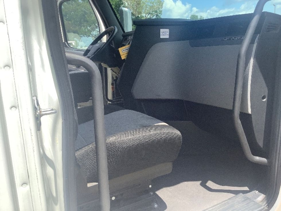 Sleeper Tractor-Heavy Duty Tractors-Freightliner-2020-T12664ST-Pensacola-FL-709,200\n\t\tmiles-$ 45,750 - Image 15