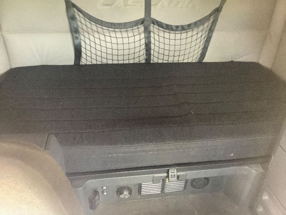 Sleeper Tractor-Heavy Duty Tractors-Freightliner-2020-T12664ST-Pensacola-FL-709,200\n\t\tmiles-$ 45,750 - Image 17