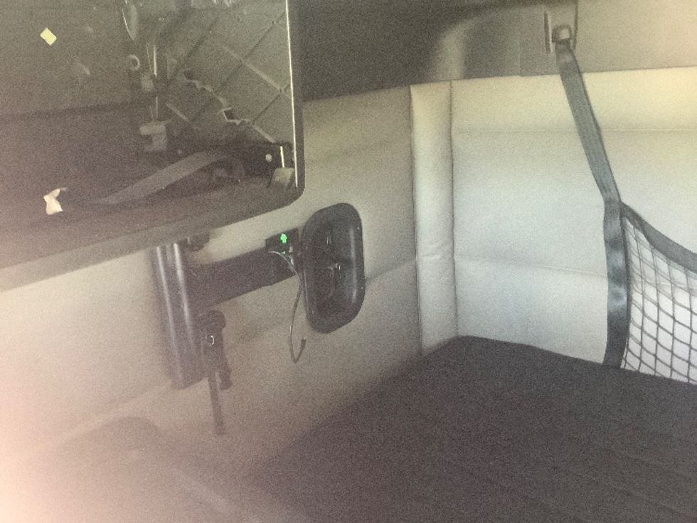 Sleeper Tractor-Heavy Duty Tractors-Freightliner-2020-T12664ST-Pensacola-FL-709,200\n\t\tmiles-$ 45,750 - Image 19