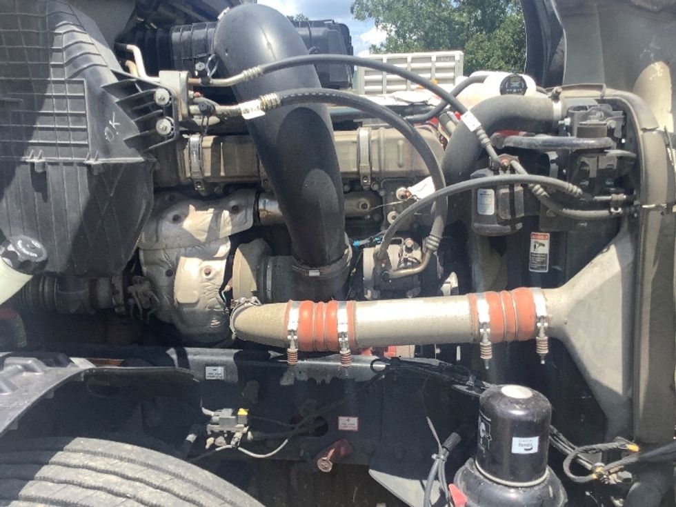 Sleeper Tractor-Heavy Duty Tractors-Freightliner-2020-T12664ST-Pensacola-FL-709,200\n\t\tmiles-$ 45,750 - Image 20