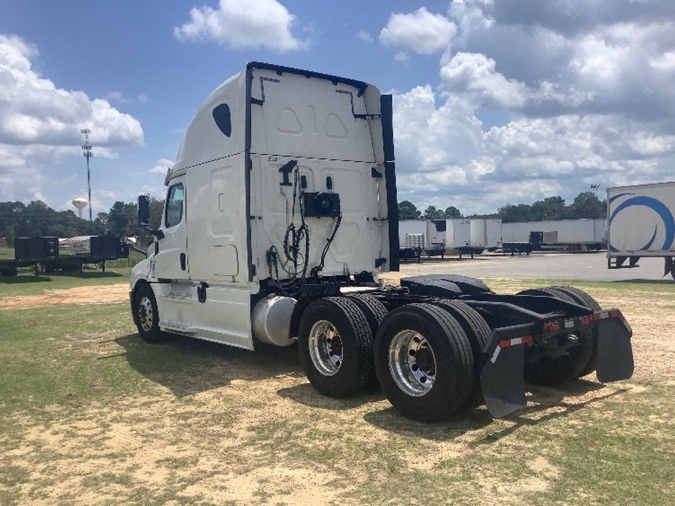 Sleeper Tractor-Heavy Duty Tractors-Freightliner-2020-T12664ST-Pensacola-FL-709,200\n\t\tmiles-$ 45,750 - Image 5