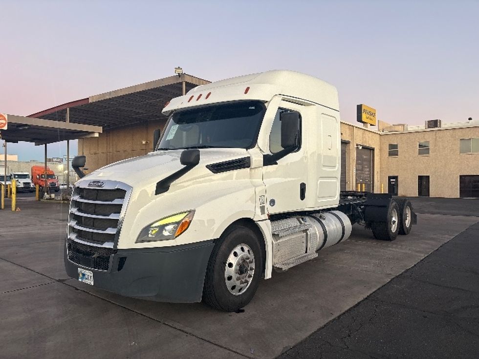 Sleeper Tractor-Heavy Duty Tractors-Freightliner-2020-T12664ST-Phoenix-AZ-414,922\n\t\tmiles-$ 63,250 - Image 3