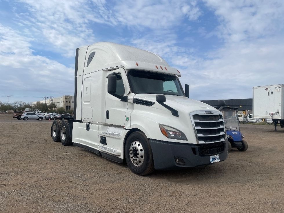 Sleeper Tractor-Heavy Duty Tractors-Freightliner-2020-T12664ST-Phoenix-AZ-440,072\n\t\tmiles-$ 67,000 - Image 1