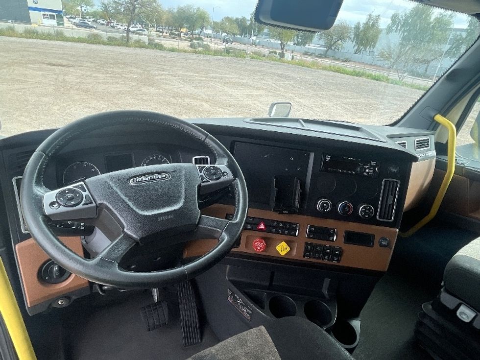 Sleeper Tractor-Heavy Duty Tractors-Freightliner-2020-T12664ST-Phoenix-AZ-440,072\n\t\tmiles-$ 67,000 - Image 11