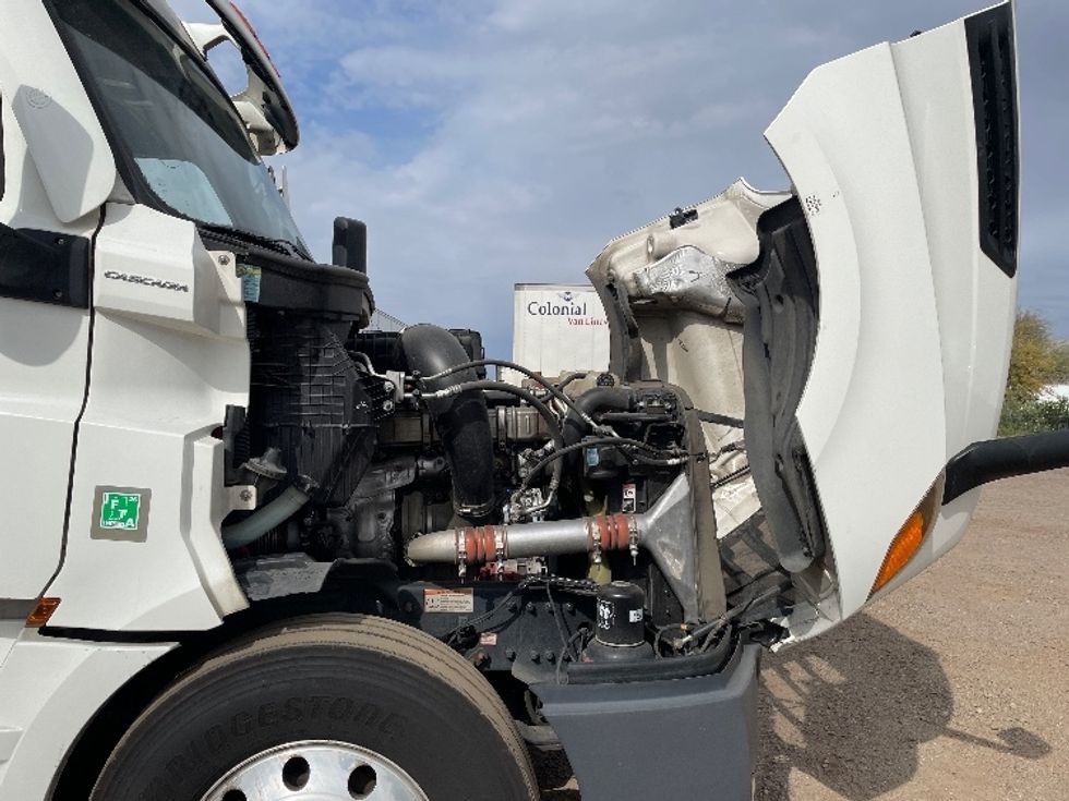 Sleeper Tractor-Heavy Duty Tractors-Freightliner-2020-T12664ST-Phoenix-AZ-440,072\n\t\tmiles-$ 67,000 - Image 20