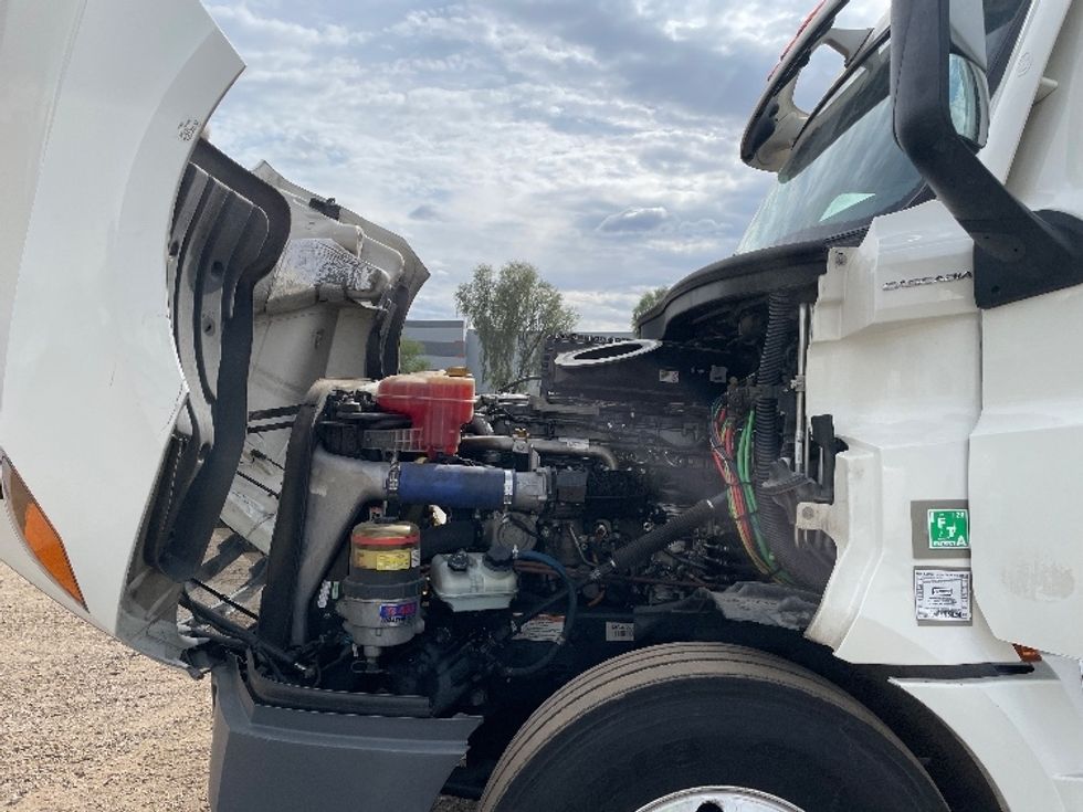 Sleeper Tractor-Heavy Duty Tractors-Freightliner-2020-T12664ST-Phoenix-AZ-440,072\n\t\tmiles-$ 67,000 - Image 21