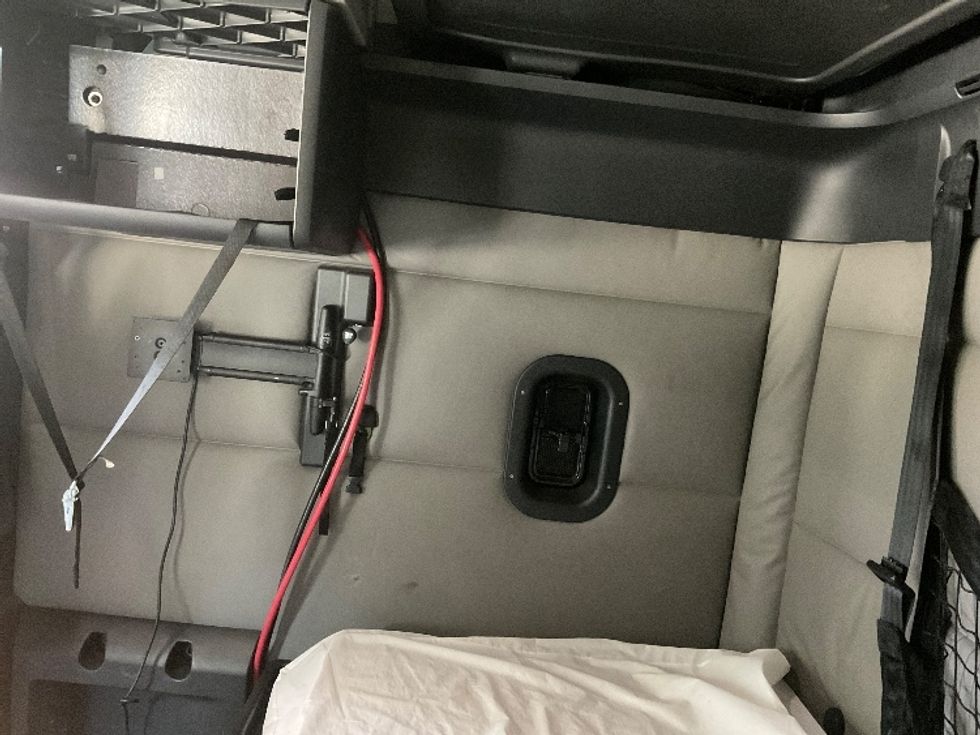 Sleeper Tractor-Heavy Duty Tractors-Freightliner-2020-T12664ST-Phoenix-AZ-451,696\n\t\tmiles-$ 70,250 - Image 19