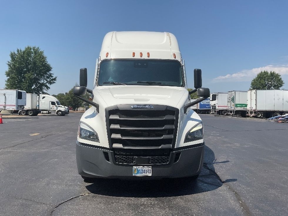 Sleeper Tractor-Heavy Duty Tractors-Freightliner-2020-T12664ST-Phoenix-AZ-451,696\n\t\tmiles-$ 70,250 - Image 2