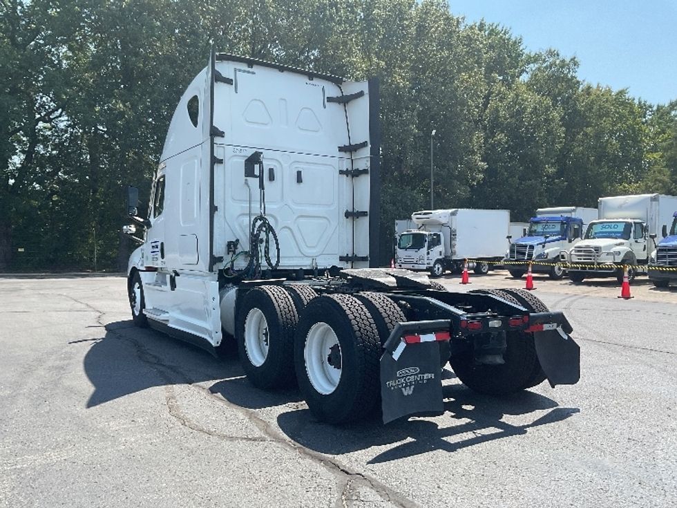 Sleeper Tractor-Heavy Duty Tractors-Freightliner-2020-T12664ST-Phoenix-AZ-451,696\n\t\tmiles-$ 70,250 - Image 5