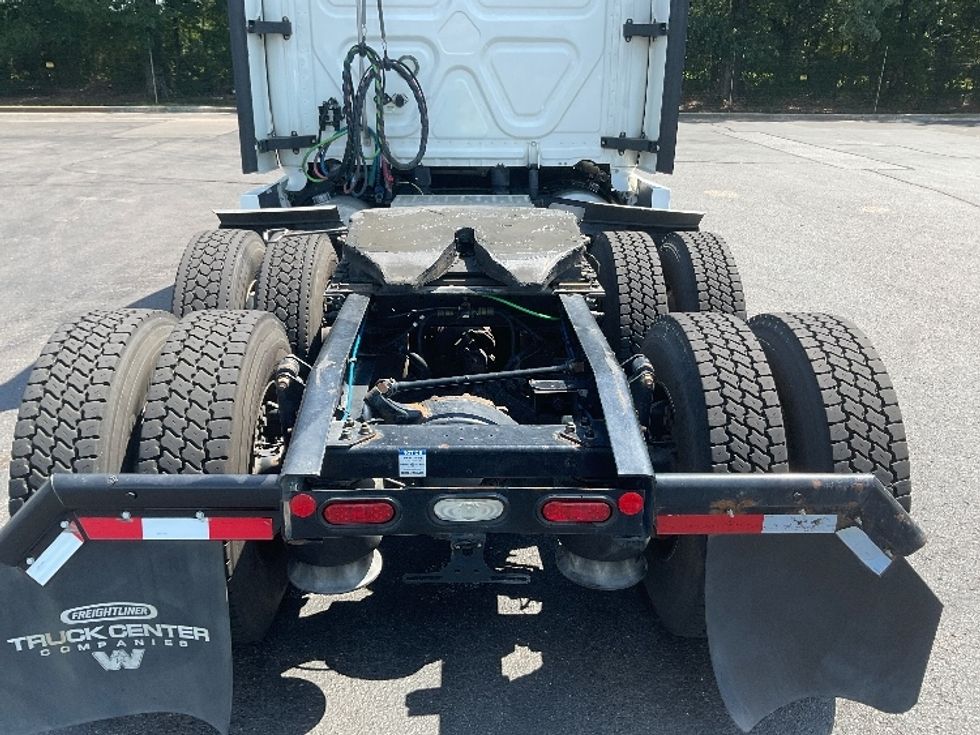 Sleeper Tractor-Heavy Duty Tractors-Freightliner-2020-T12664ST-Phoenix-AZ-451,696\n\t\tmiles-$ 70,250 - Image 6