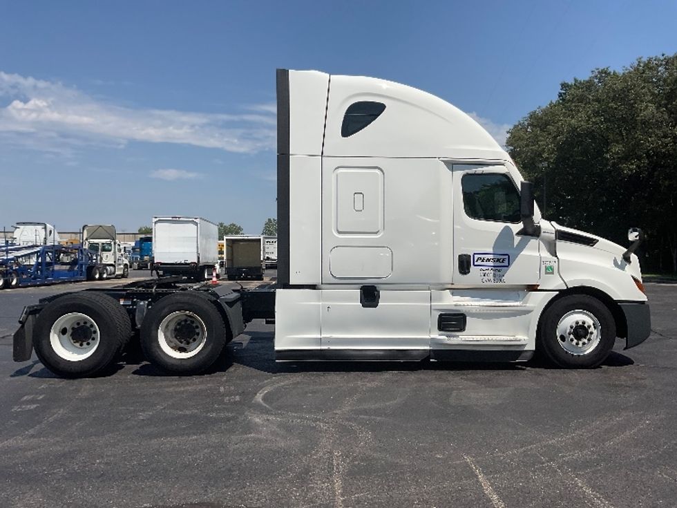 Sleeper Tractor-Heavy Duty Tractors-Freightliner-2020-T12664ST-Phoenix-AZ-451,696\n\t\tmiles-$ 70,250 - Image 8