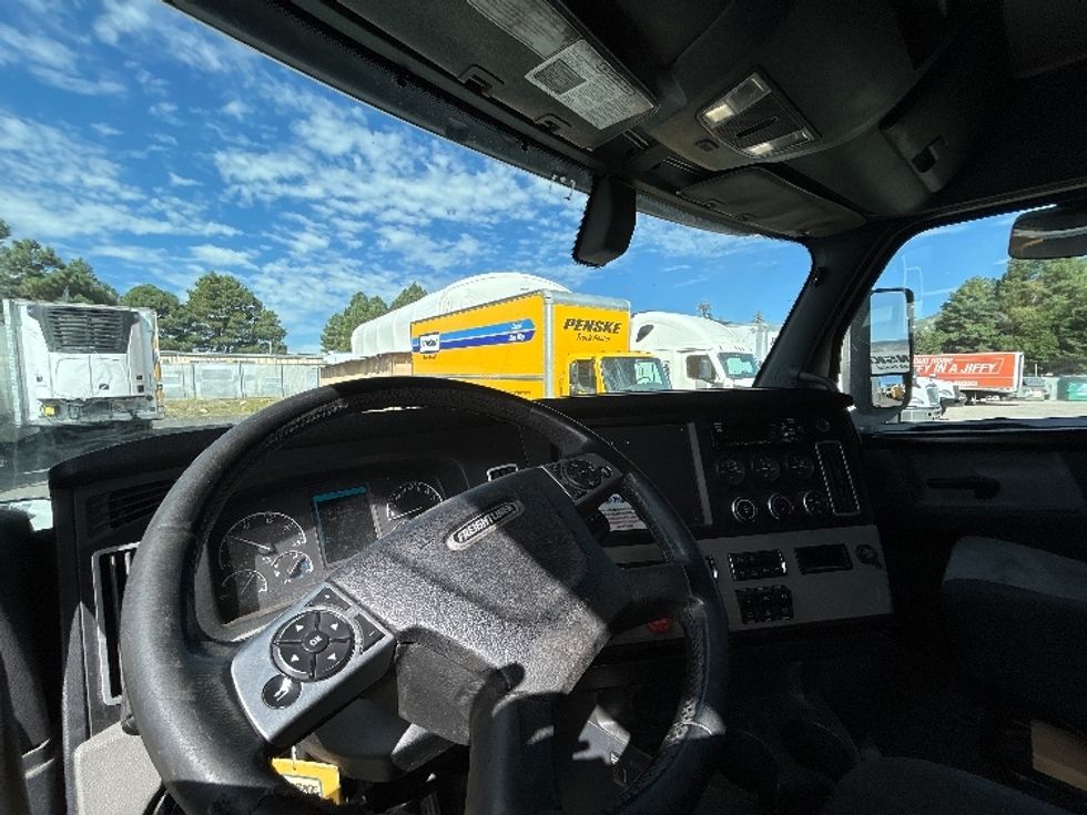 Sleeper Tractor-Heavy Duty Tractors-Freightliner-2020-T12664ST-Phoenix-AZ-459,331\n\t\tmiles-$ 72,000 - Image 10
