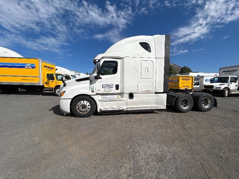 Sleeper Tractor-Heavy Duty Tractors-Freightliner-2020-T12664ST-Phoenix-AZ-459,331\n\t\tmiles-$ 72,000 - Image 4