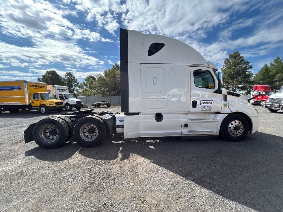 Sleeper Tractor-Heavy Duty Tractors-Freightliner-2020-T12664ST-Phoenix-AZ-459,331\n\t\tmiles-$ 72,000 - Image 8