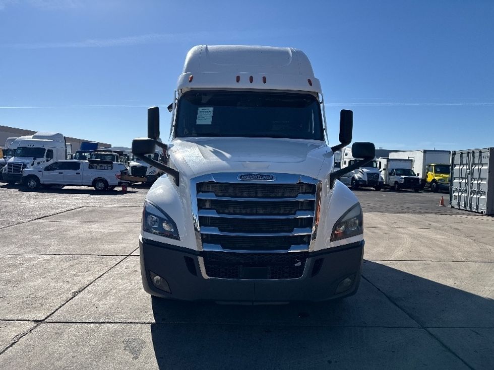 Sleeper Tractor-Heavy Duty Tractors-Freightliner-2020-T12664ST-Phoenix-AZ-468,832\n\t\tmiles-$ 65,250 - Image 2