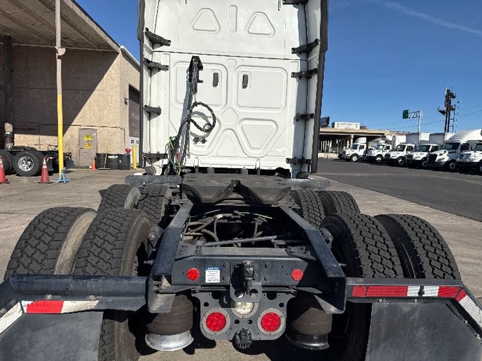 Sleeper Tractor-Heavy Duty Tractors-Freightliner-2020-T12664ST-Phoenix-AZ-468,832\n\t\tmiles-$ 65,250 - Image 6