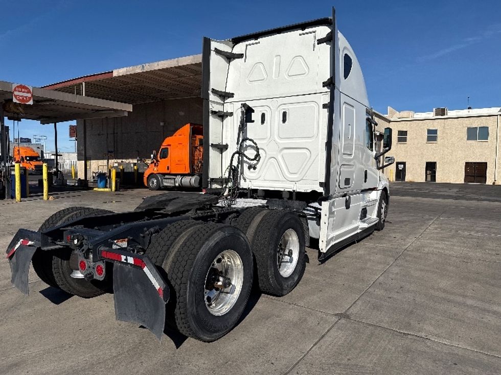 Sleeper Tractor-Heavy Duty Tractors-Freightliner-2020-T12664ST-Phoenix-AZ-468,832\n\t\tmiles-$ 65,250 - Image 7