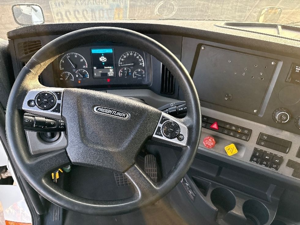 Sleeper Tractor-Heavy Duty Tractors-Freightliner-2020-T12664ST-Phoenix-AZ-508,370\n\t\tmiles-$ 60,750 - Image 11