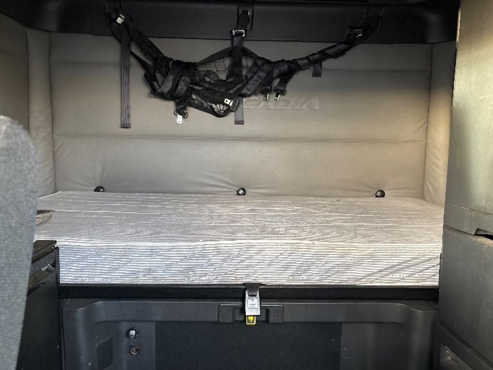 Sleeper Tractor-Heavy Duty Tractors-Freightliner-2020-T12664ST-Phoenix-AZ-508,370\n\t\tmiles-$ 60,750 - Image 16