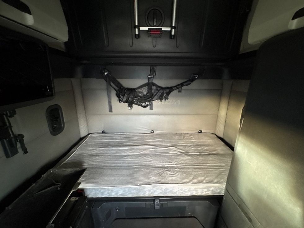 Sleeper Tractor-Heavy Duty Tractors-Freightliner-2020-T12664ST-Phoenix-AZ-508,370\n\t\tmiles-$ 60,750 - Image 17