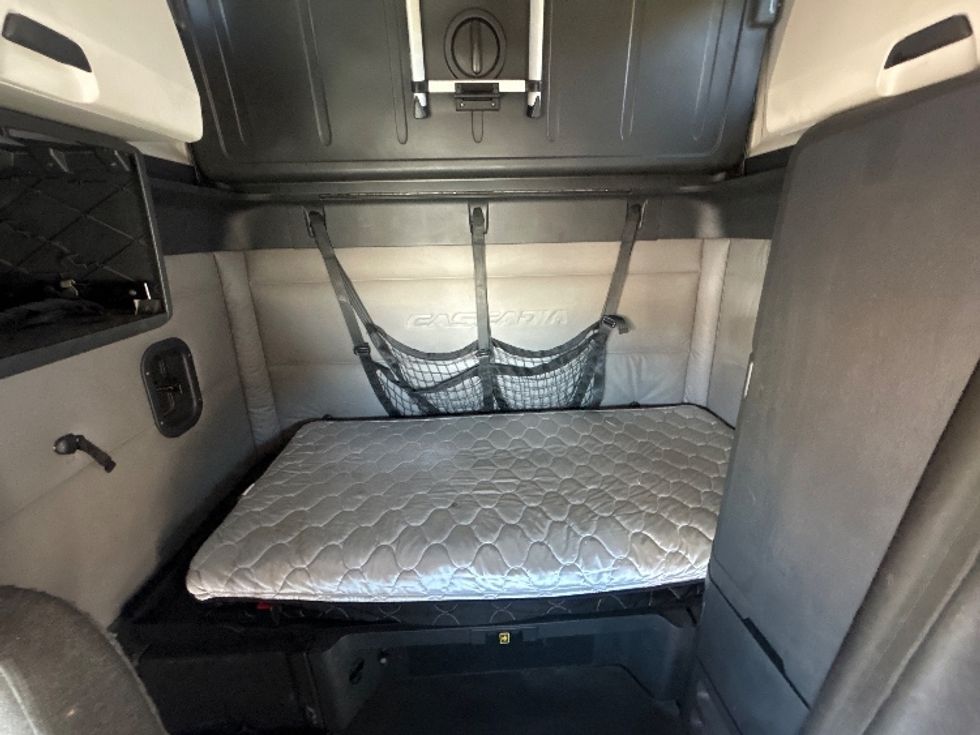 Sleeper Tractor-Heavy Duty Tractors-Freightliner-2020-T12664ST-Phoenix-AZ-509,280\n\t\tmiles-$ 66,250 - Image 16