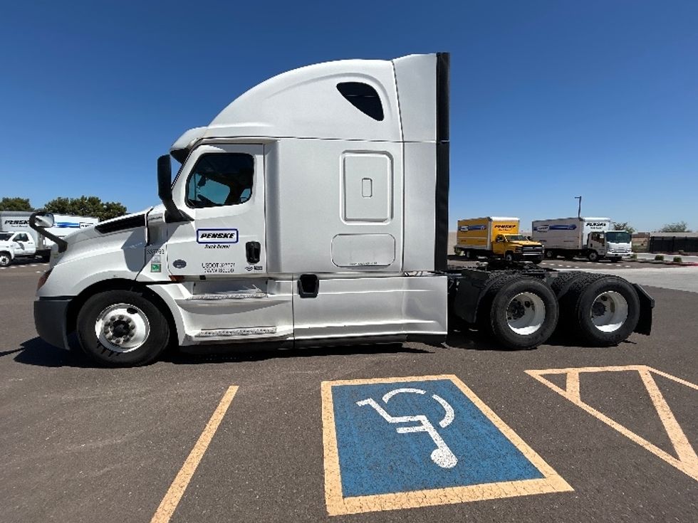 Sleeper Tractor-Heavy Duty Tractors-Freightliner-2020-T12664ST-Phoenix-AZ-509,280\n\t\tmiles-$ 66,250 - Image 4