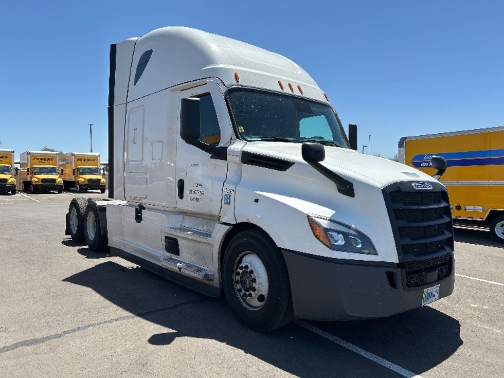 Sleeper Tractor-Heavy Duty Tractors-Freightliner-2020-T12664ST-Phoenix-AZ-518,373\n\t\tmiles-$ 66,750 - Image 1