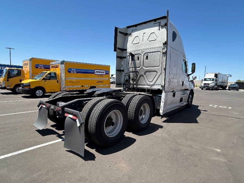 Sleeper Tractor-Heavy Duty Tractors-Freightliner-2020-T12664ST-Phoenix-AZ-518,373\n\t\tmiles-$ 66,750 - Image 7