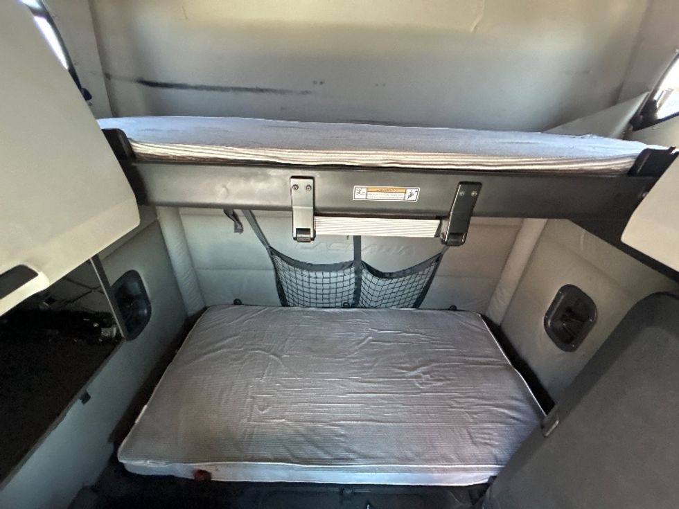 Sleeper Tractor-Heavy Duty Tractors-Freightliner-2020-T12664ST-Phoenix-AZ-529,833\n\t\tmiles-$ 64,750 - Image 15