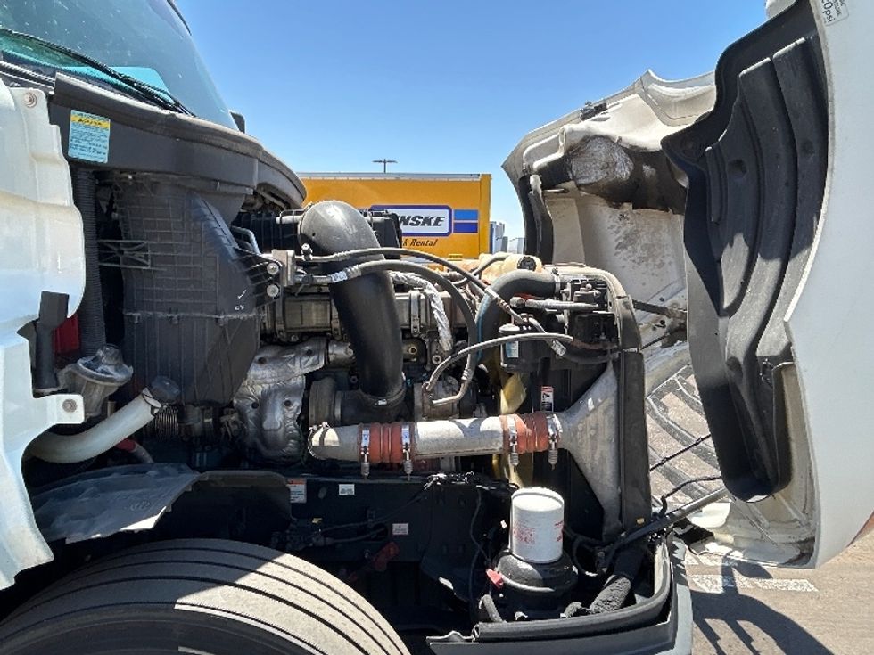 Sleeper Tractor-Heavy Duty Tractors-Freightliner-2020-T12664ST-Phoenix-AZ-529,833\n\t\tmiles-$ 64,750 - Image 18