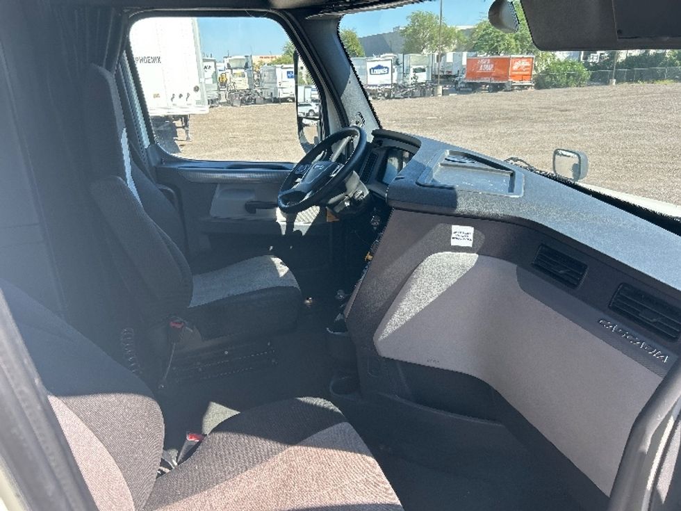 Sleeper Tractor-Heavy Duty Tractors-Freightliner-2020-T12664ST-Phoenix-AZ-550,288\n\t\tmiles-$ 67,750 - Image 15