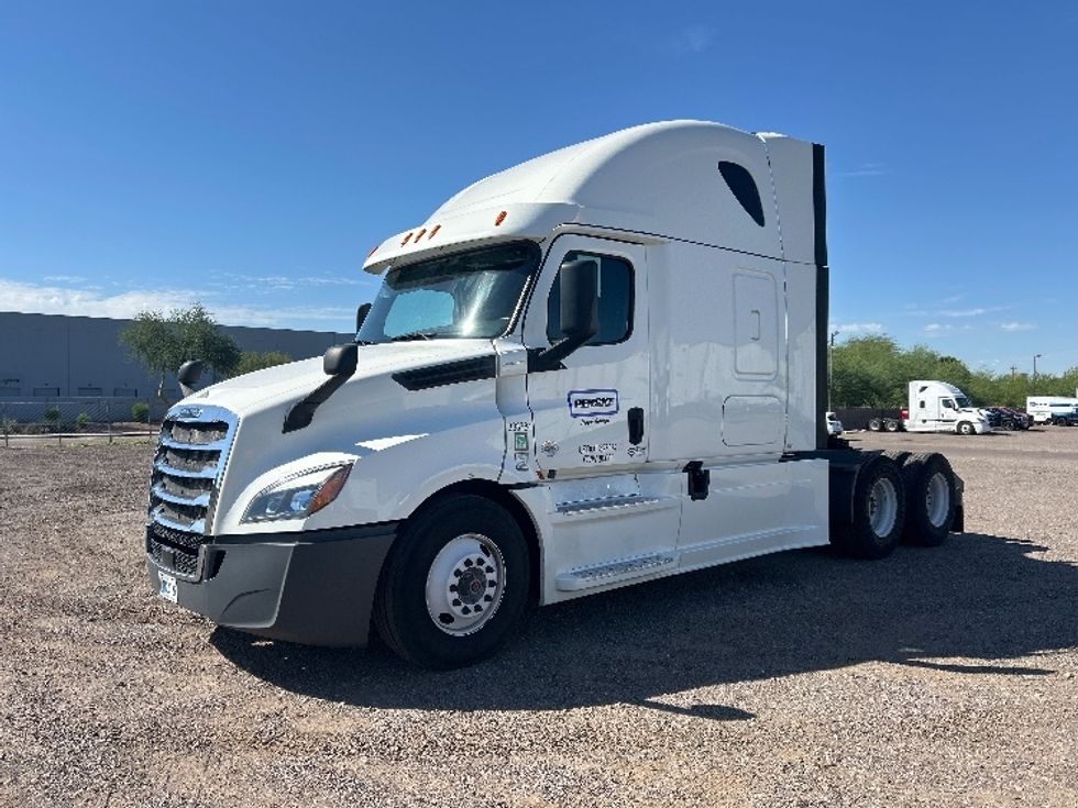 Sleeper Tractor-Heavy Duty Tractors-Freightliner-2020-T12664ST-Phoenix-AZ-550,288\n\t\tmiles-$ 67,750 - Image 3