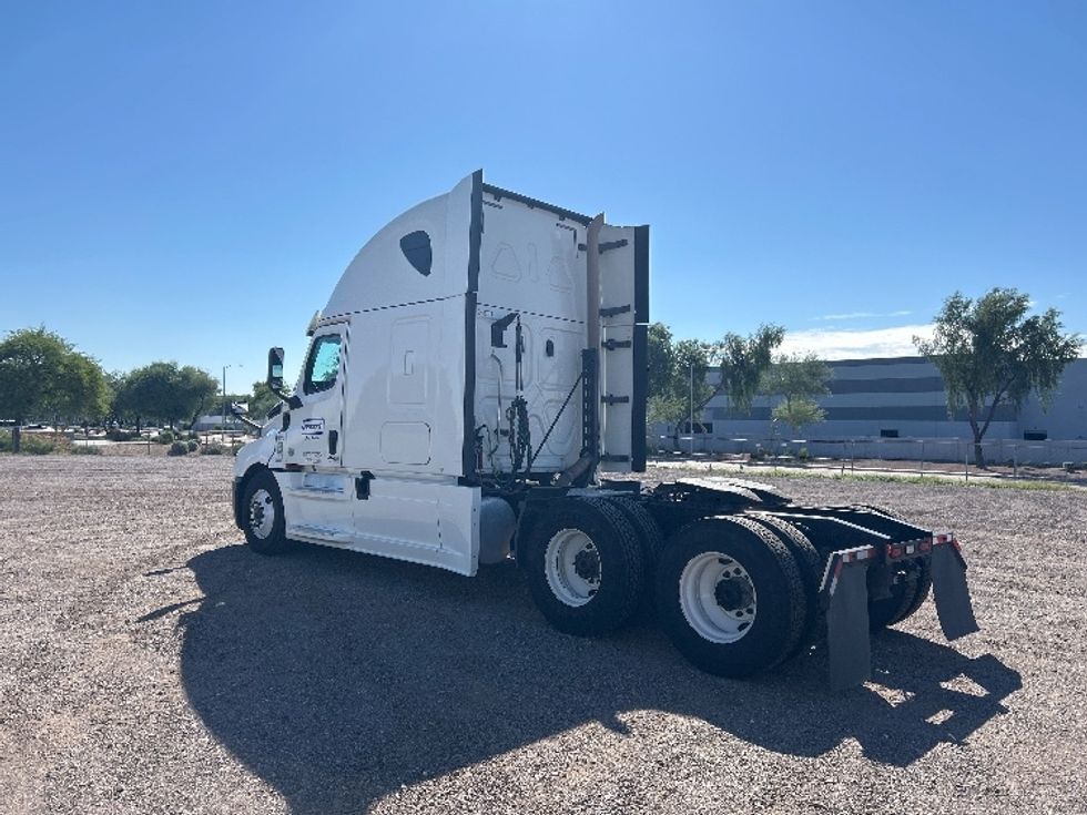 Sleeper Tractor-Heavy Duty Tractors-Freightliner-2020-T12664ST-Phoenix-AZ-550,288\n\t\tmiles-$ 67,750 - Image 5