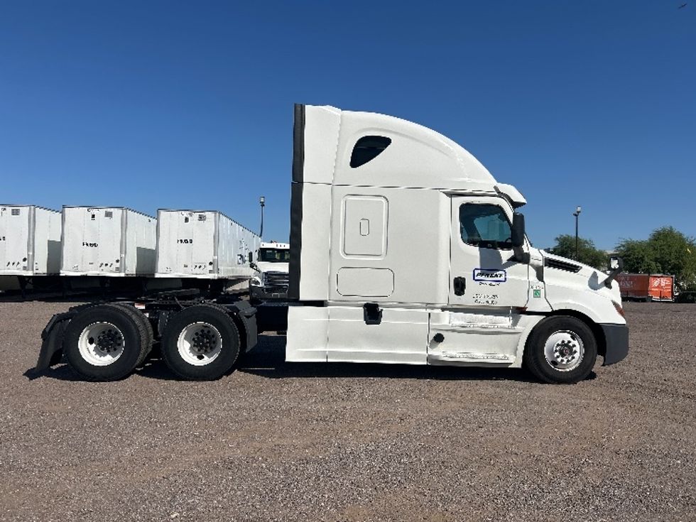 Sleeper Tractor-Heavy Duty Tractors-Freightliner-2020-T12664ST-Phoenix-AZ-550,288\n\t\tmiles-$ 67,750 - Image 8