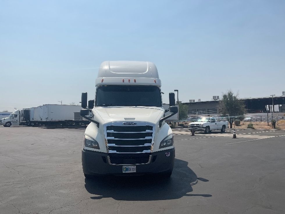 Sleeper Tractor-Heavy Duty Tractors-Freightliner-2020-T12664ST-Phoenix-AZ-553,281\n\t\tmiles-$ 65,500 - Image 2