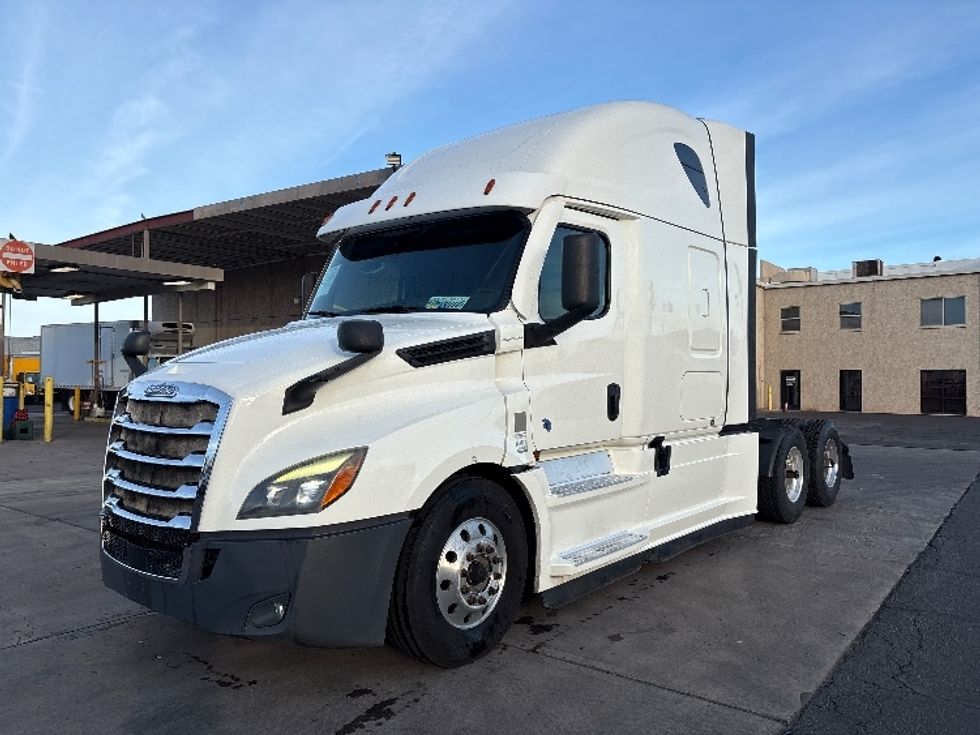 Sleeper Tractor-Heavy Duty Tractors-Freightliner-2020-T12664ST-Phoenix-AZ-582,183\n\t\tmiles-$ 57,250 - Image 3