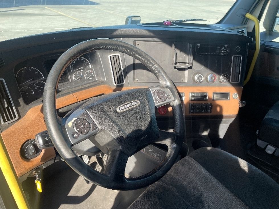 Sleeper Tractor-Heavy Duty Tractors-Freightliner-2020-T12664ST-Phoenix-AZ-590,700\n\t\tmiles-$ 59,500 - Image 10