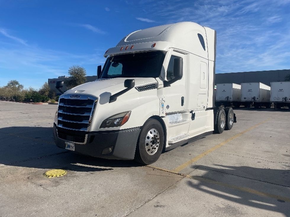 Sleeper Tractor-Heavy Duty Tractors-Freightliner-2020-T12664ST-Phoenix-AZ-590,700\n\t\tmiles-$ 59,500 - Image 3