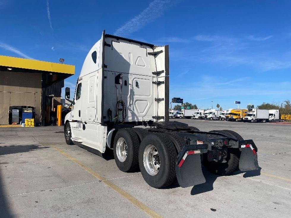 Sleeper Tractor-Heavy Duty Tractors-Freightliner-2020-T12664ST-Phoenix-AZ-590,700\n\t\tmiles-$ 59,500 - Image 5