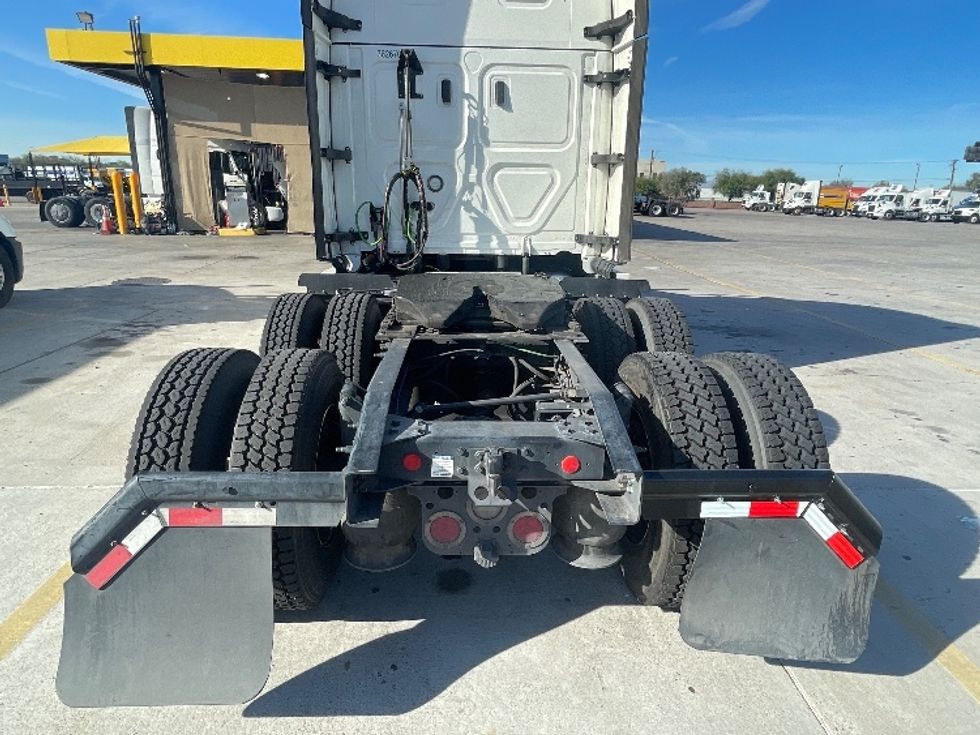 Sleeper Tractor-Heavy Duty Tractors-Freightliner-2020-T12664ST-Phoenix-AZ-590,700\n\t\tmiles-$ 59,500 - Image 6