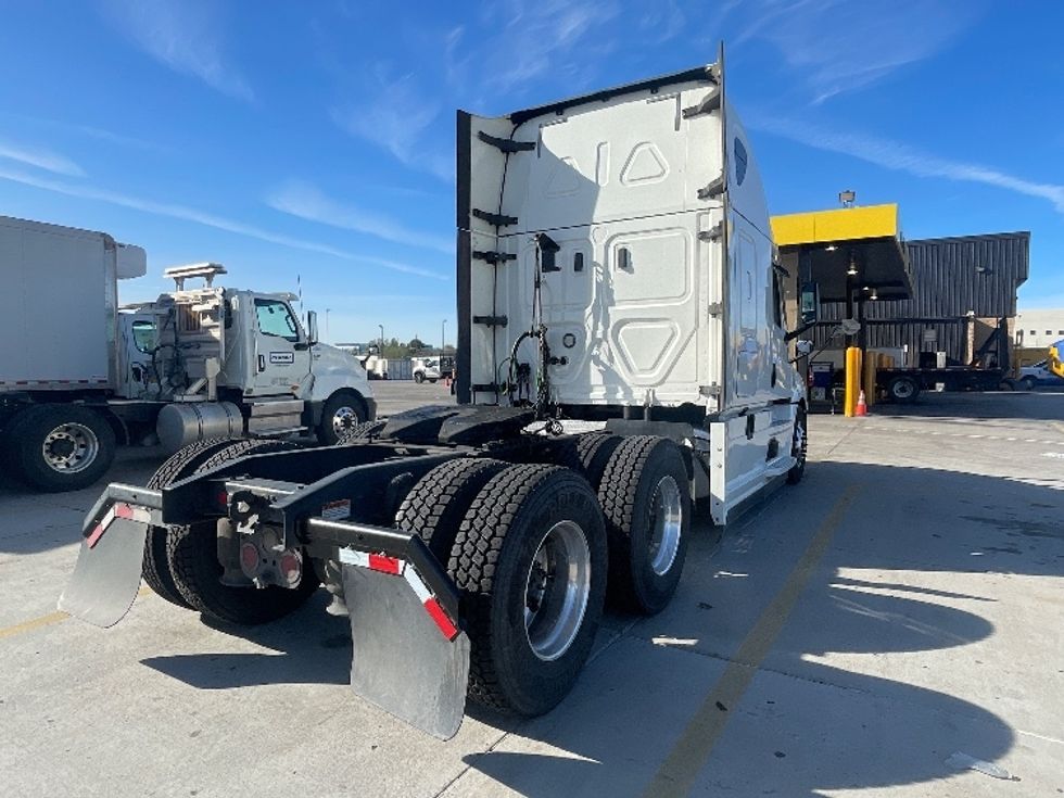 Sleeper Tractor-Heavy Duty Tractors-Freightliner-2020-T12664ST-Phoenix-AZ-590,700\n\t\tmiles-$ 59,500 - Image 7